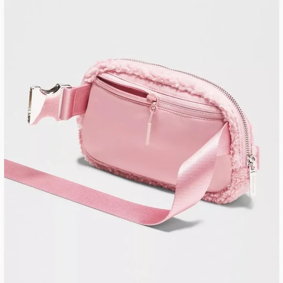 Lululemon Everywhere Belt Bag 1L Fleece - Picture 3 of 12